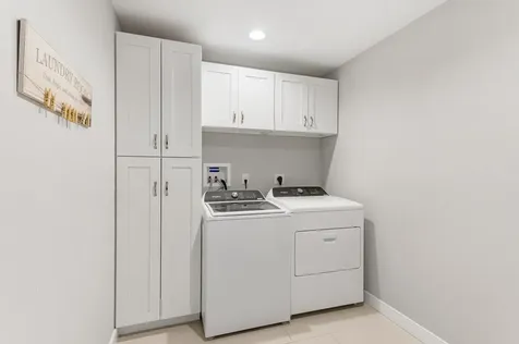 14 Wiggin Way Stratham NH 03885