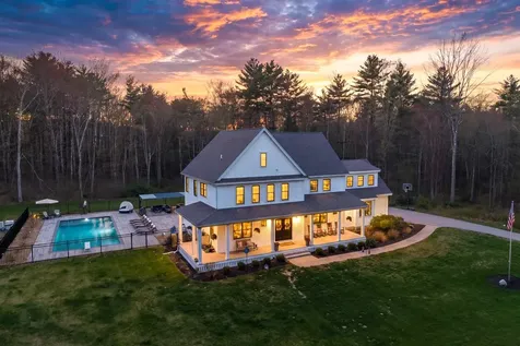 14 Wiggin Way Stratham NH 03885