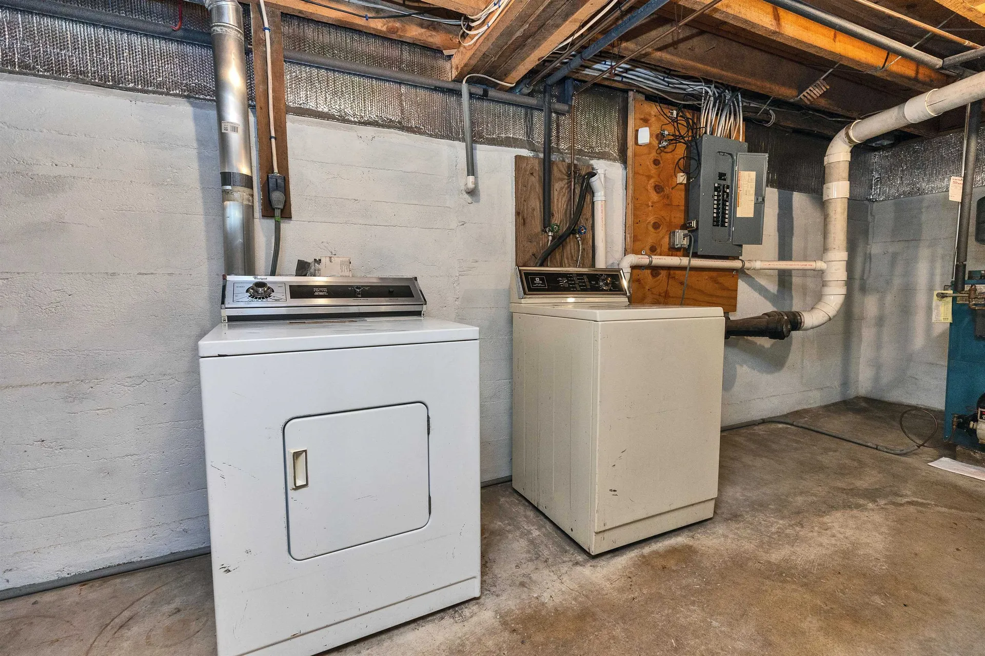 83 Lafayette Street Laconia NH 03246