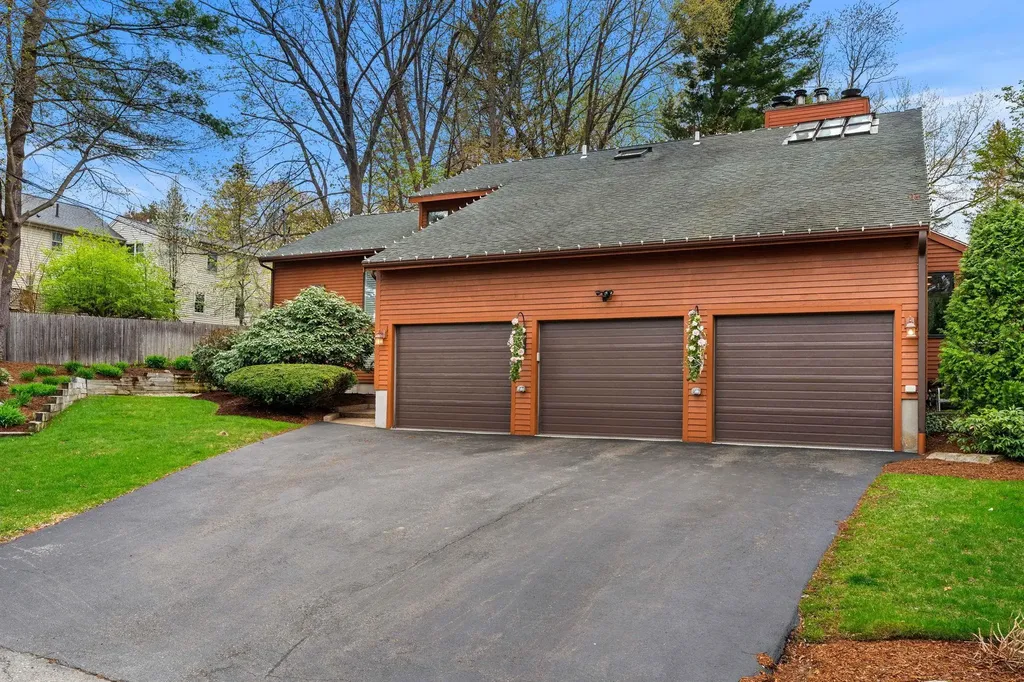 57 Greenfield Street Manchester NH 03104