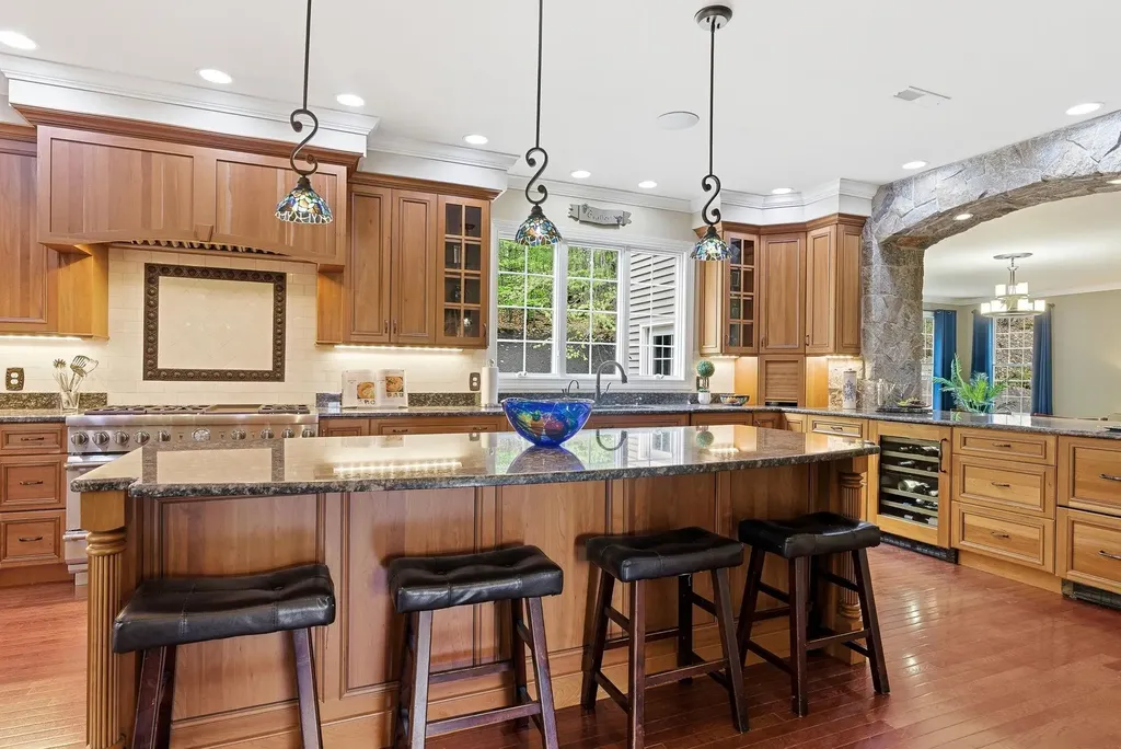 25 Ellison Drive Bedford NH 03110