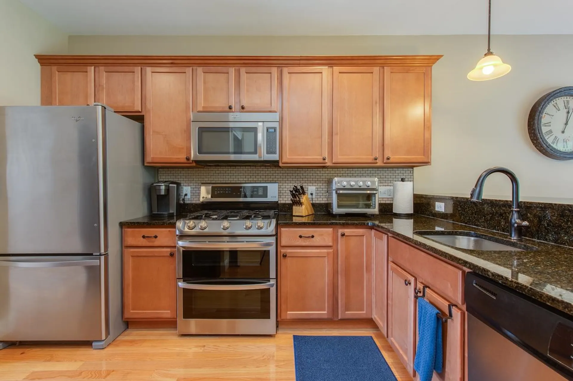 89 Woodview Way Manchester NH 03102