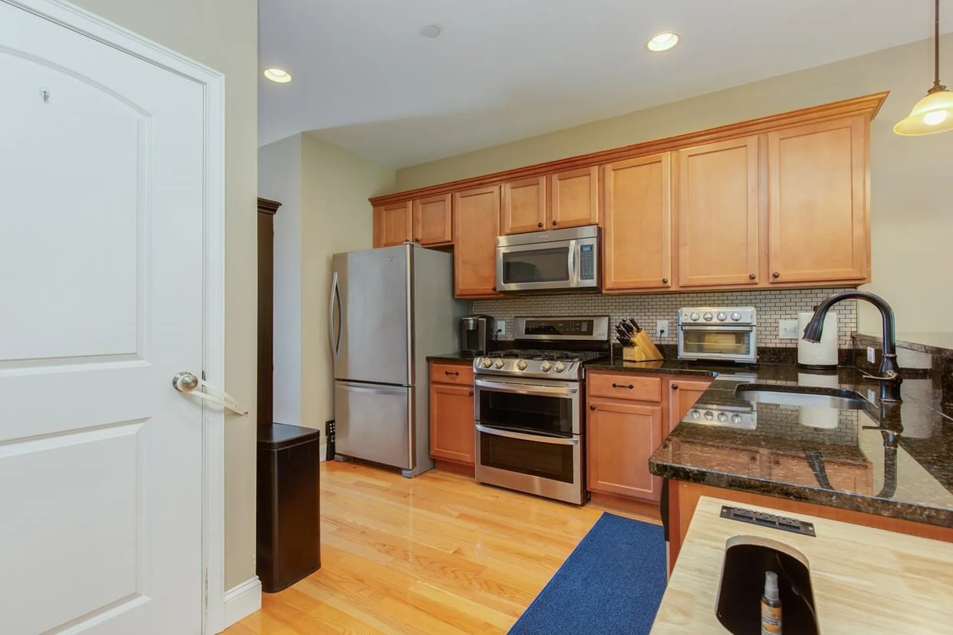89 Woodview Way Manchester NH 03102