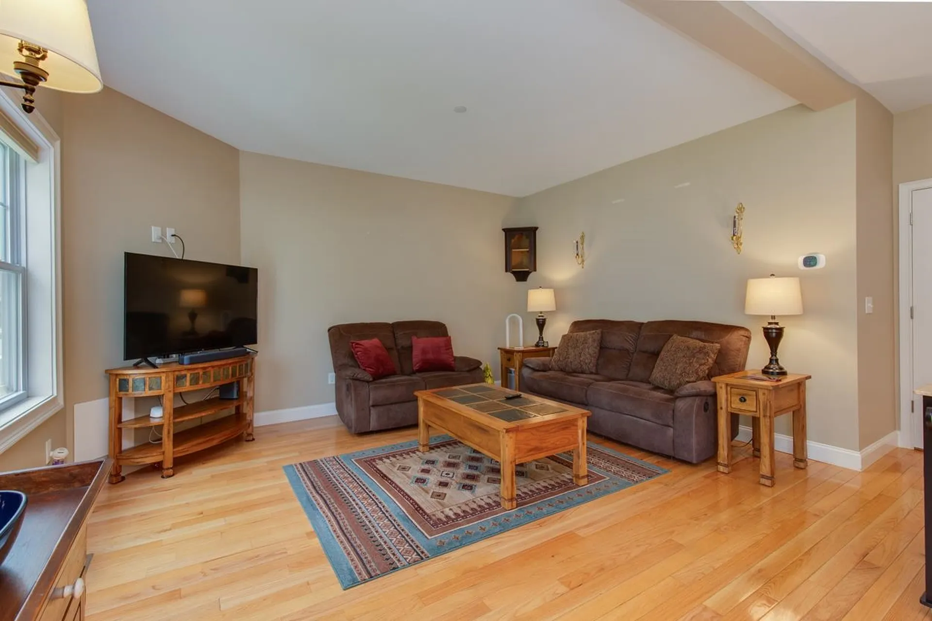 89 Woodview Way Manchester NH 03102