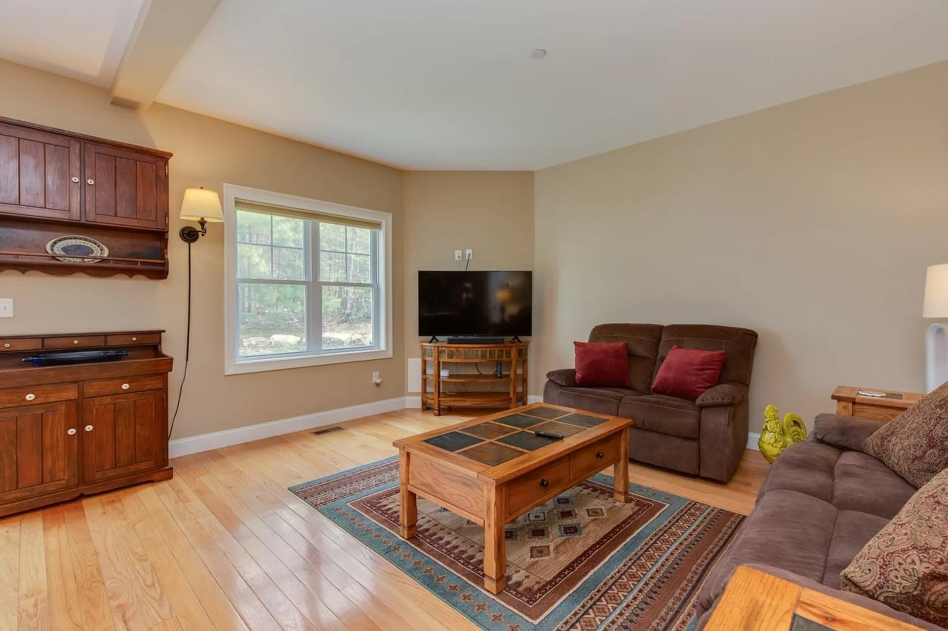 89 Woodview Way Manchester NH 03102