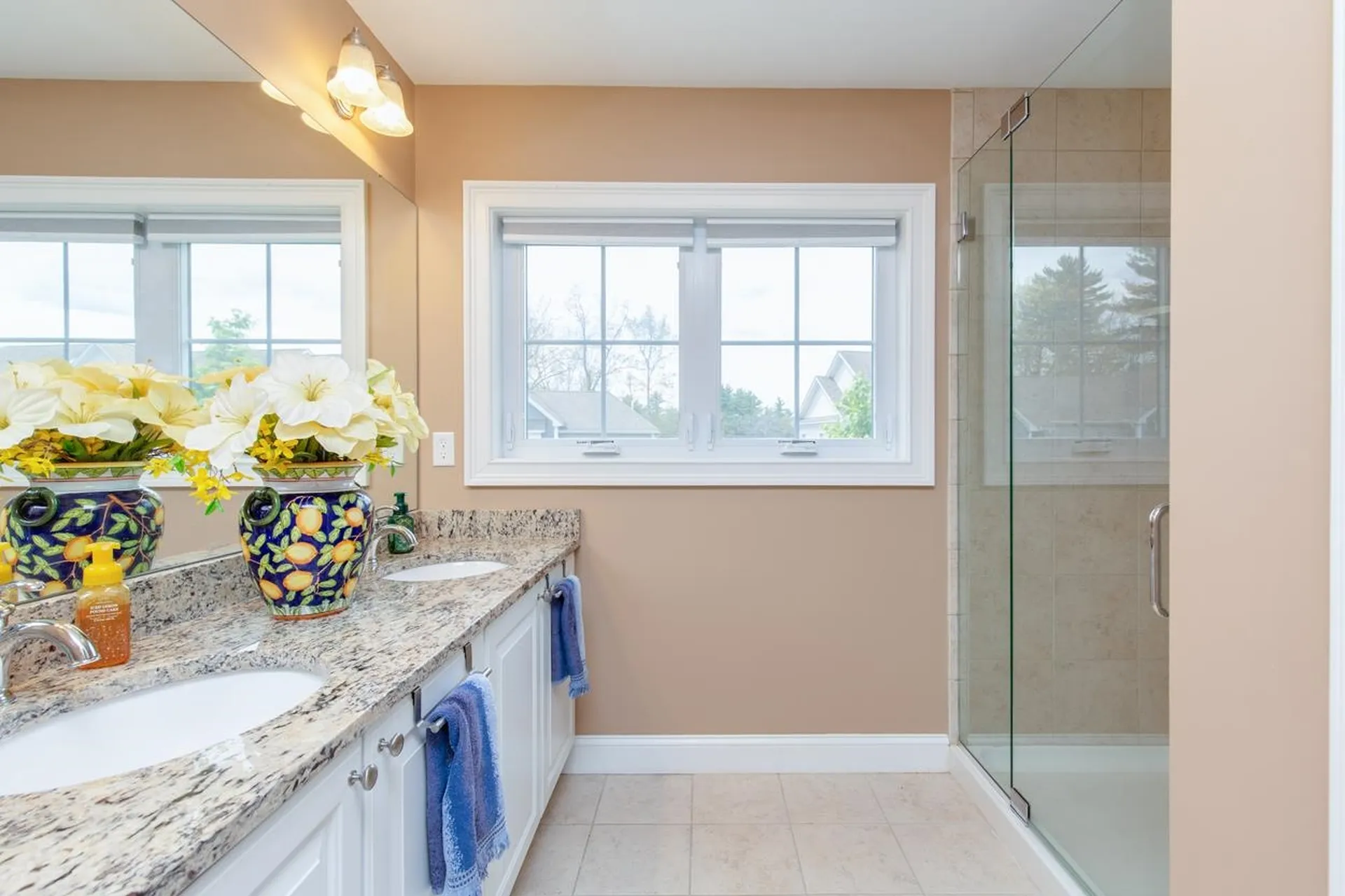 89 Woodview Way Manchester NH 03102