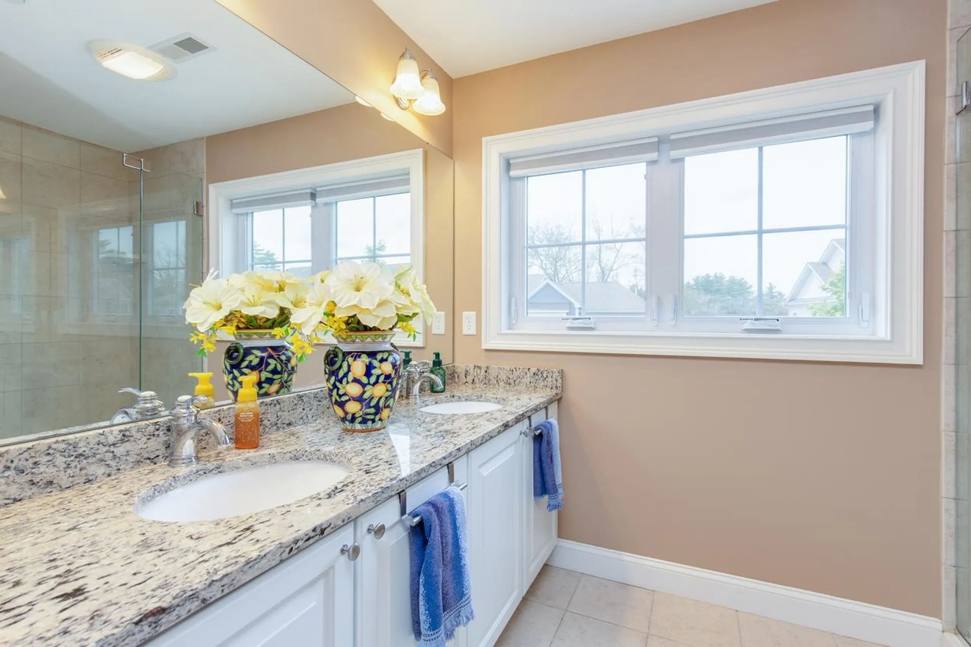 89 Woodview Way Manchester NH 03102