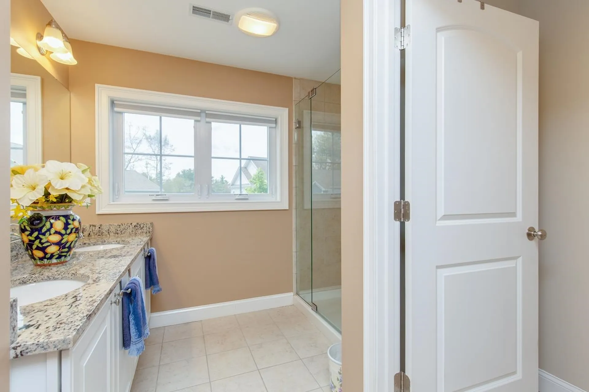 89 Woodview Way Manchester NH 03102