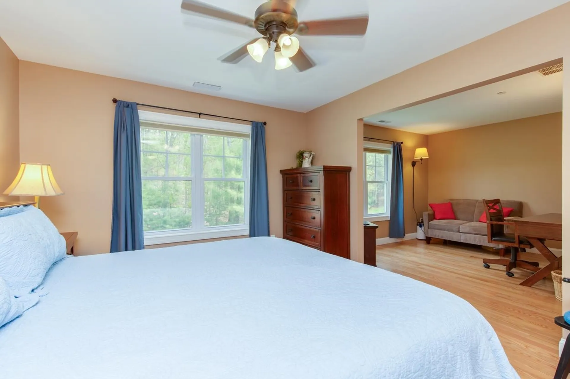 89 Woodview Way Manchester NH 03102