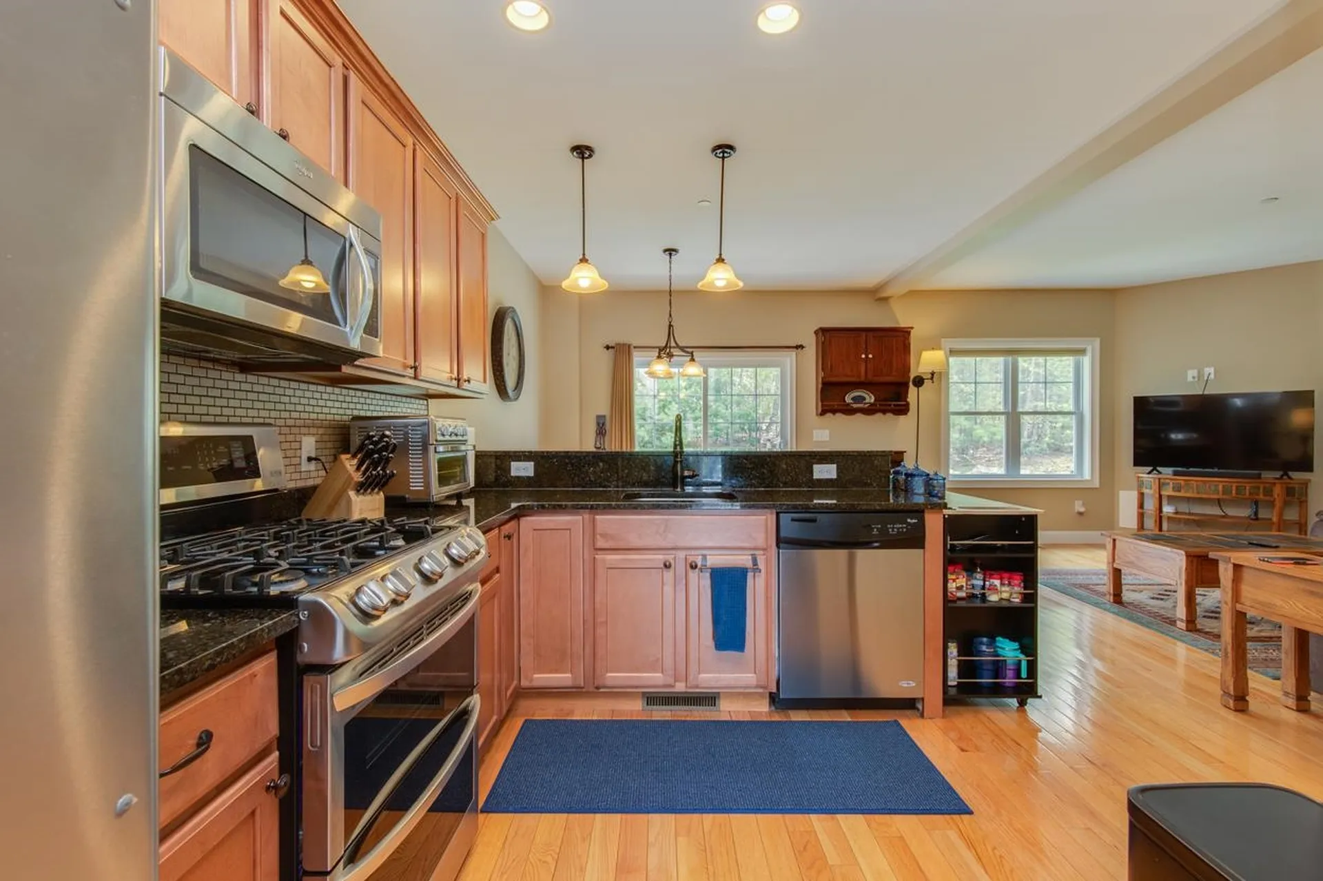89 Woodview Way Manchester NH 03102