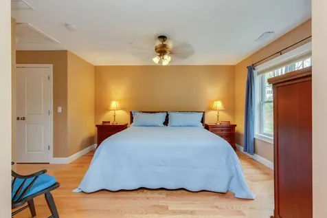 89 Woodview Way Manchester NH 03102