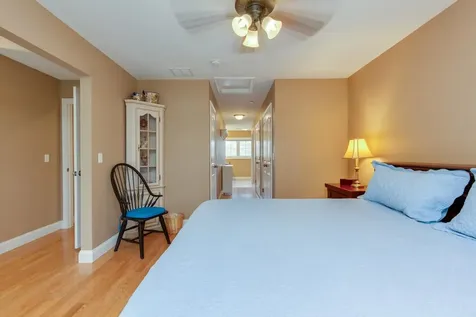89 Woodview Way Manchester NH 03102