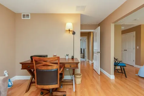 89 Woodview Way Manchester NH 03102