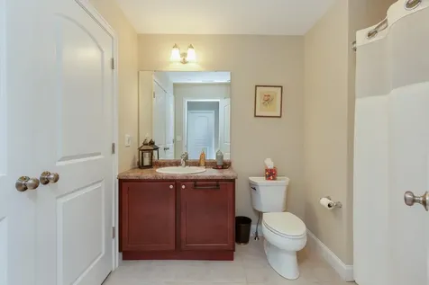 89 Woodview Way Manchester NH 03102