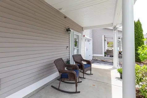 89 Woodview Way Manchester NH 03102