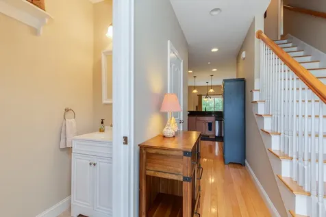 89 Woodview Way Manchester NH 03102