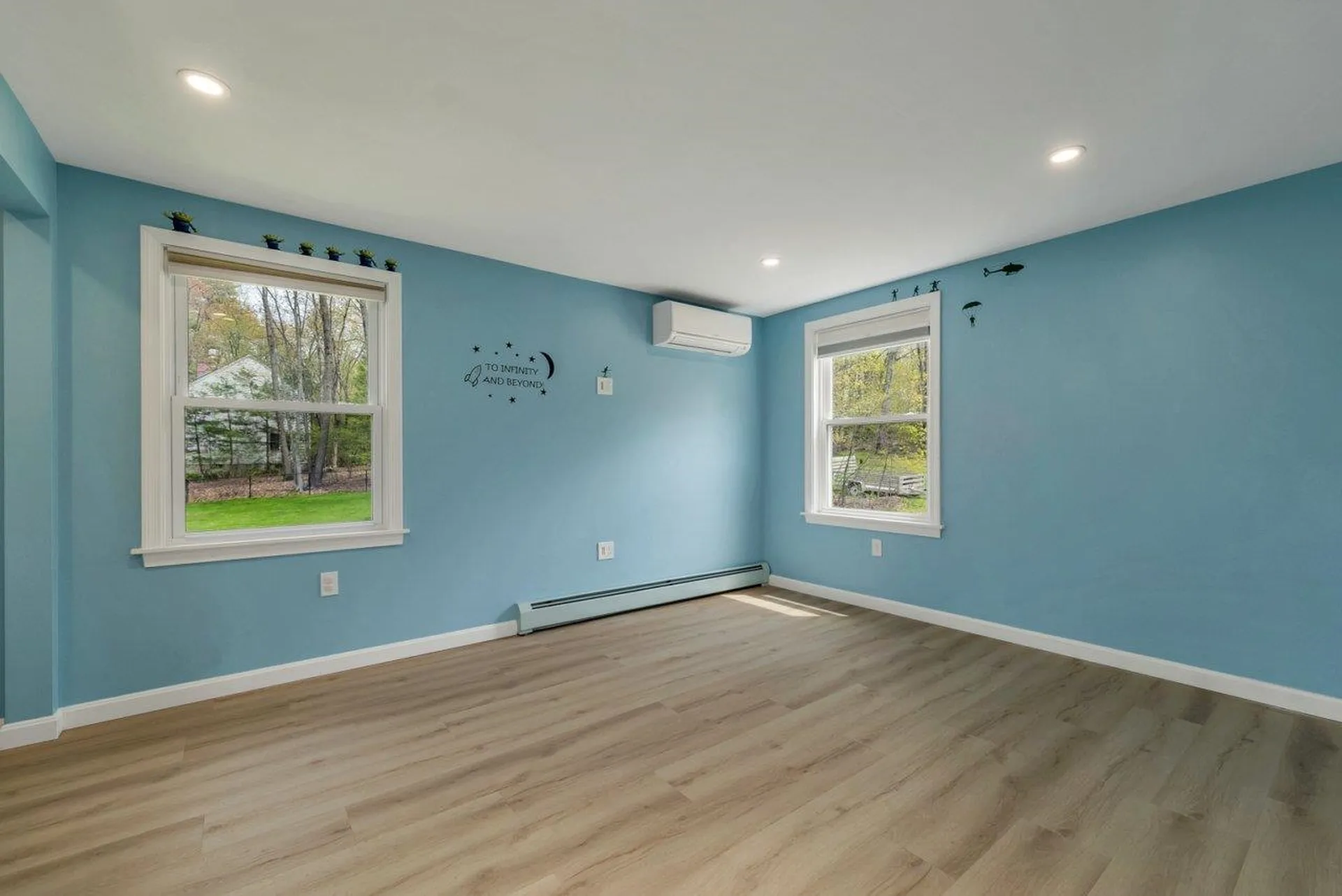 13 Doris Street Derry NH 03038