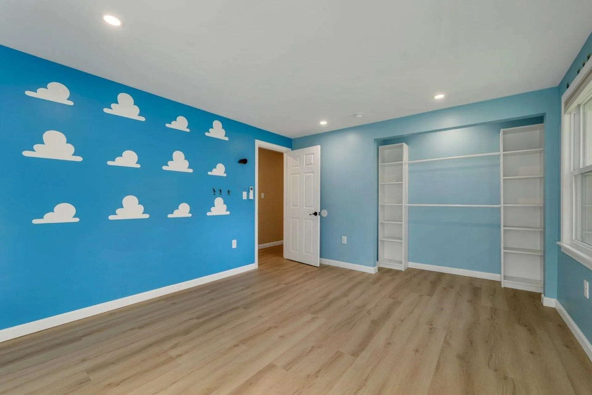 13 Doris Street Derry NH 03038