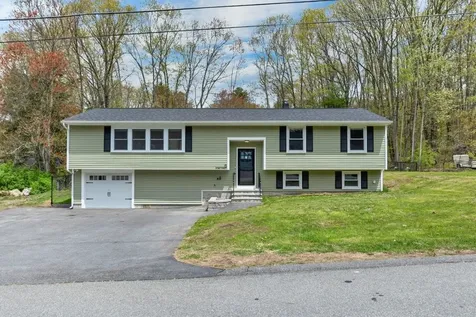 13 Doris Street Derry NH 03038