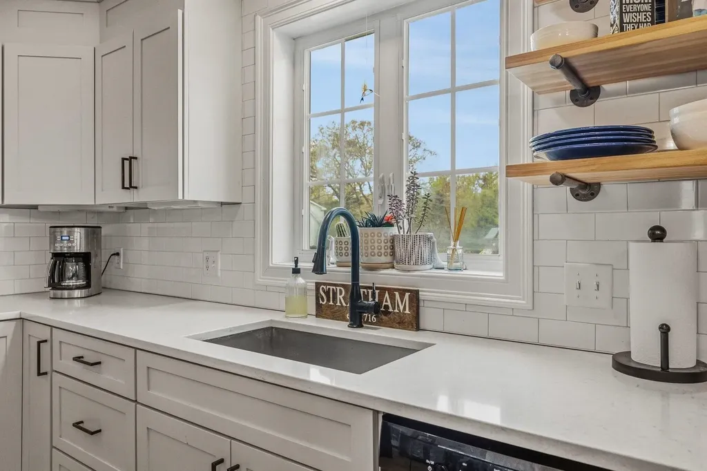 8 Mason Drive Stratham NH 03885