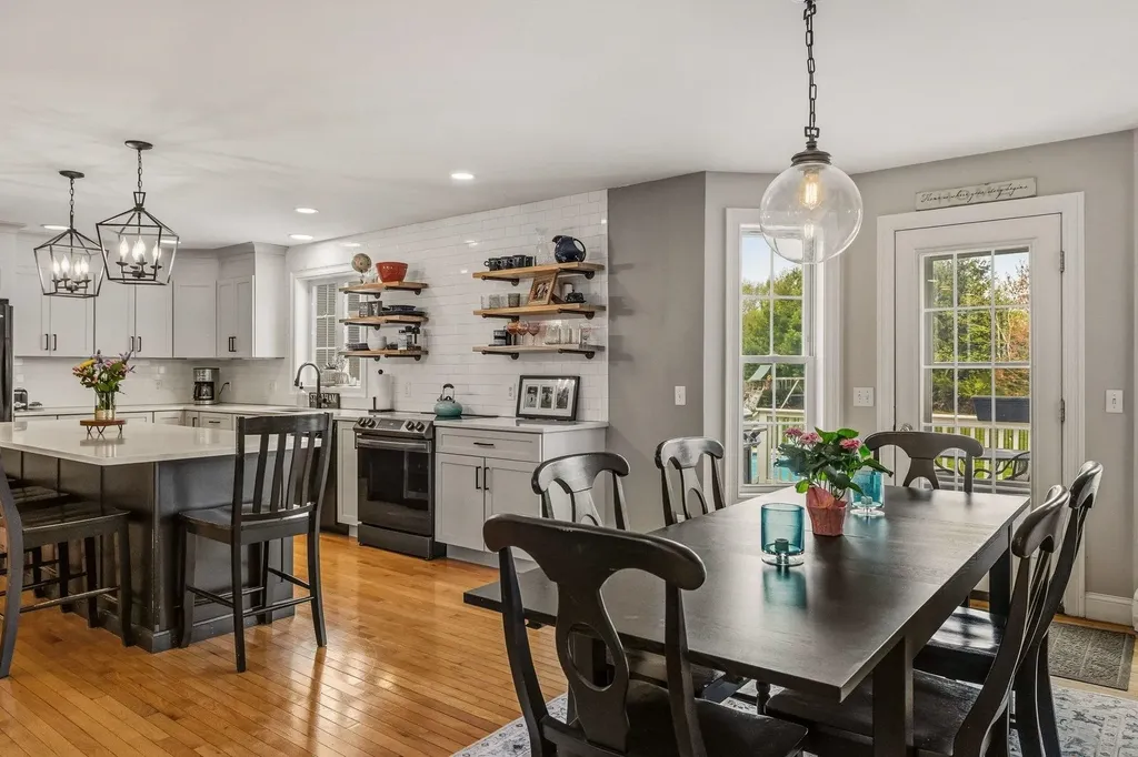 8 Mason Drive Stratham NH 03885