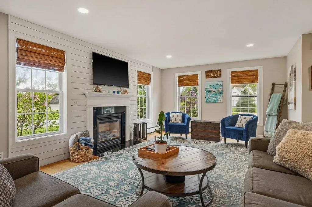 8 Mason Drive Stratham NH 03885