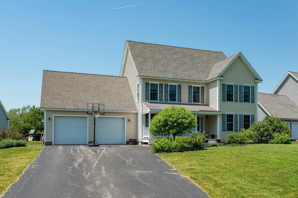 8 Mason Drive Stratham NH 03885