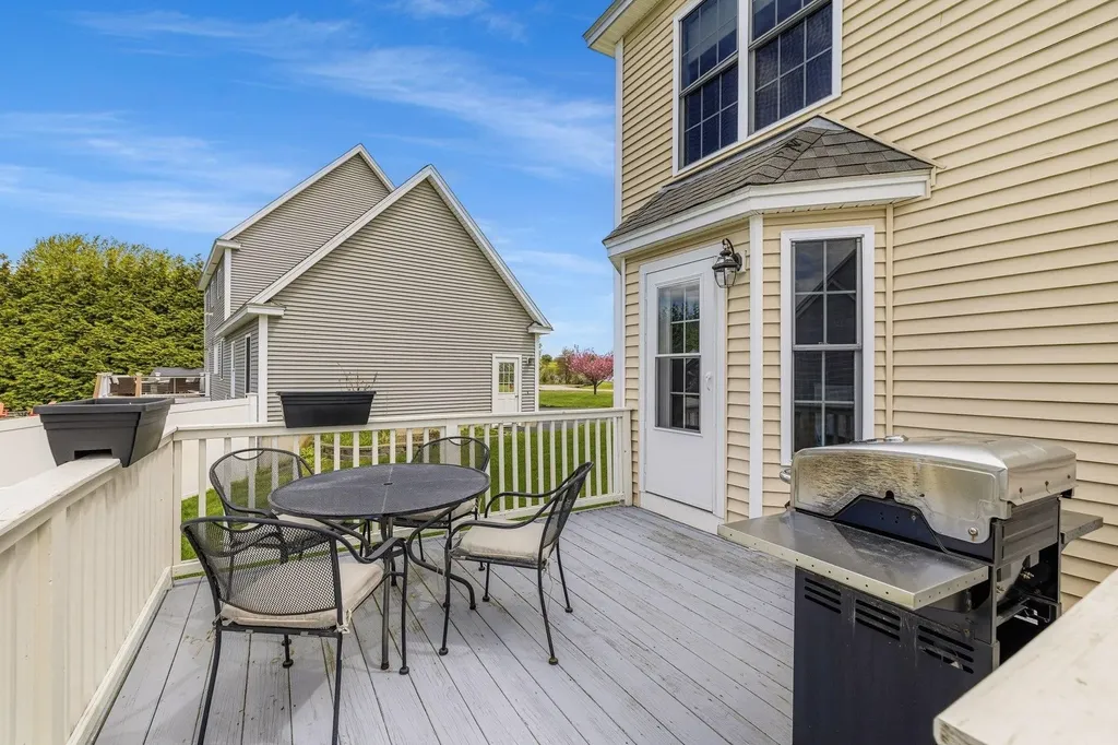 8 Mason Drive Stratham NH 03885