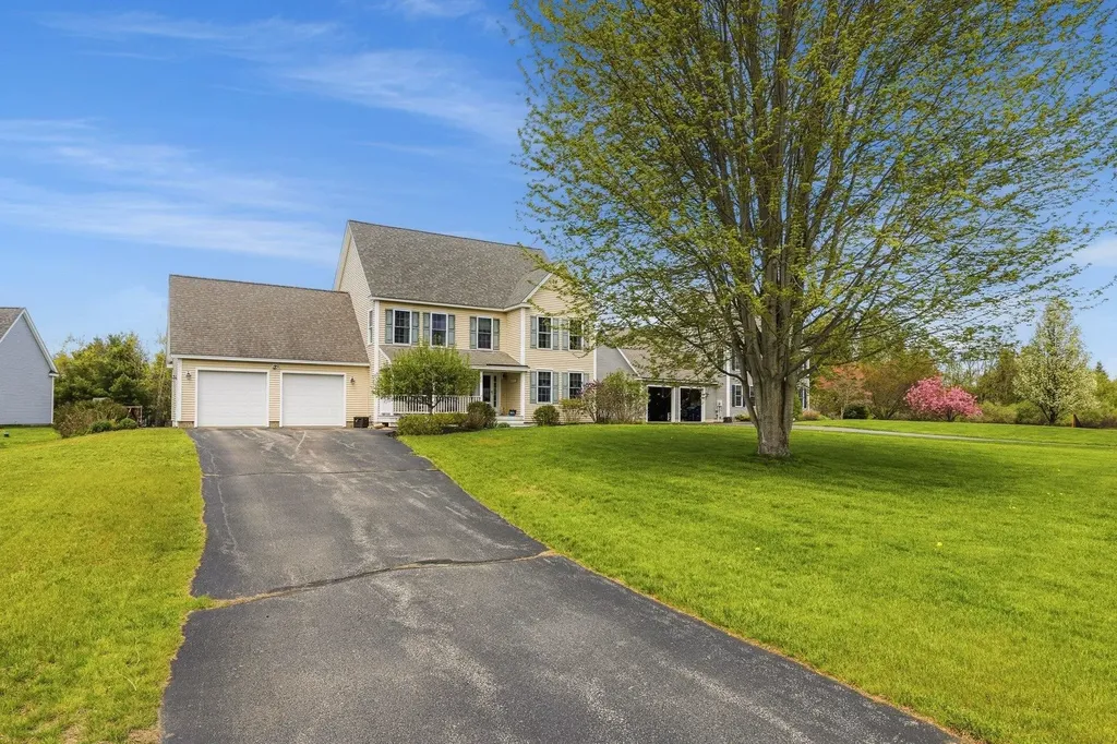8 Mason Drive Stratham NH 03885