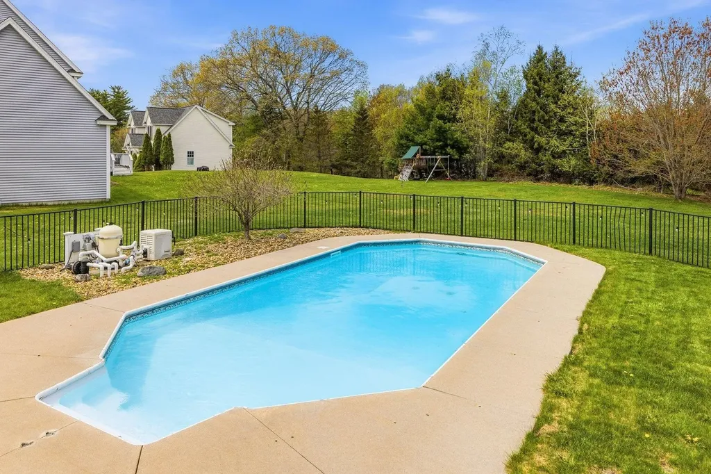 8 Mason Drive Stratham NH 03885