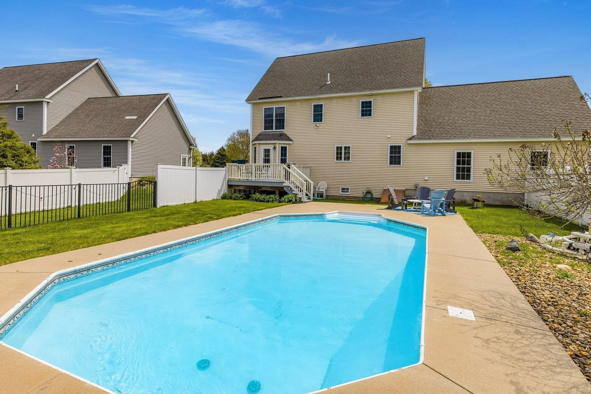 8 Mason Drive Stratham NH 03885