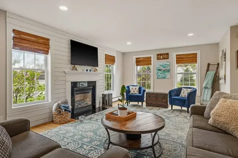 8 Mason Drive Stratham NH 03885