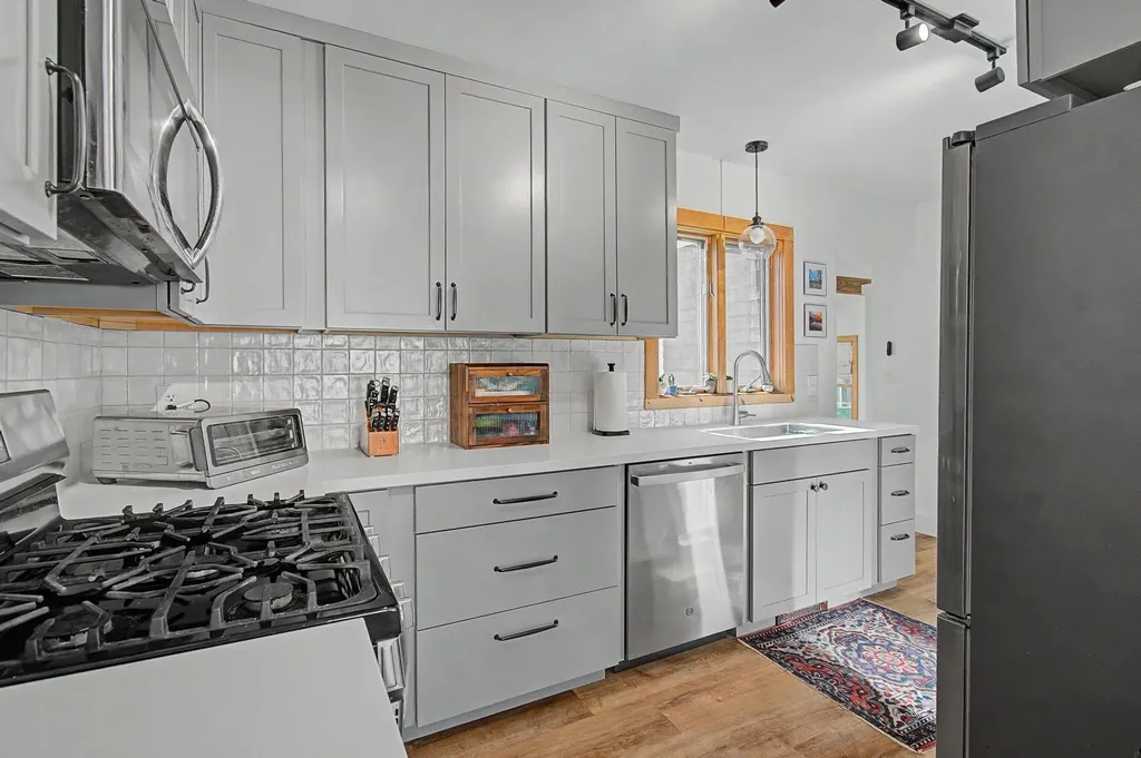 22 Davis Parkway South Burlington VT 05403