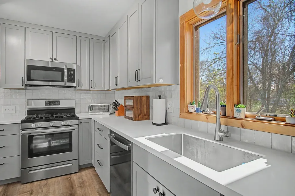 22 Davis Parkway South Burlington VT 05403
