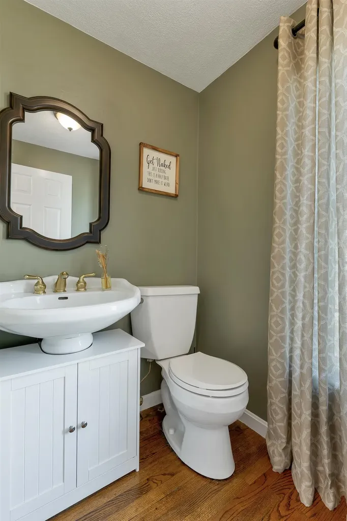 3 Seaver Brook Lane Plaistow NH 03865