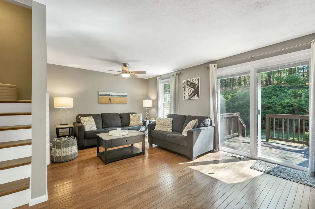 3 Seaver Brook Lane Plaistow NH 03865