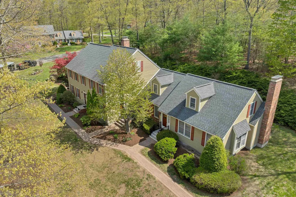 3 Seaver Brook Lane Plaistow NH 03865