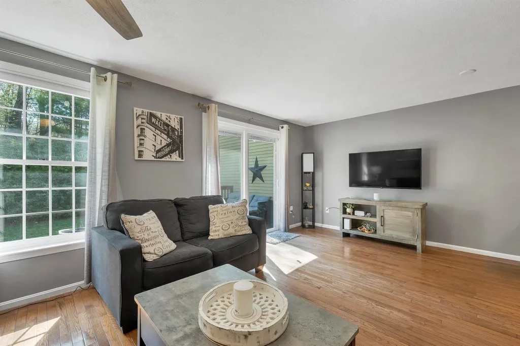 3 Seaver Brook Lane Plaistow NH 03865