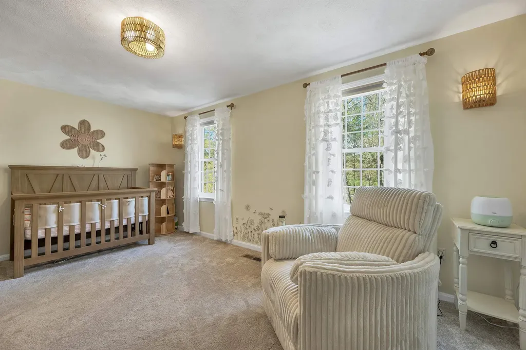 3 Seaver Brook Lane Plaistow NH 03865