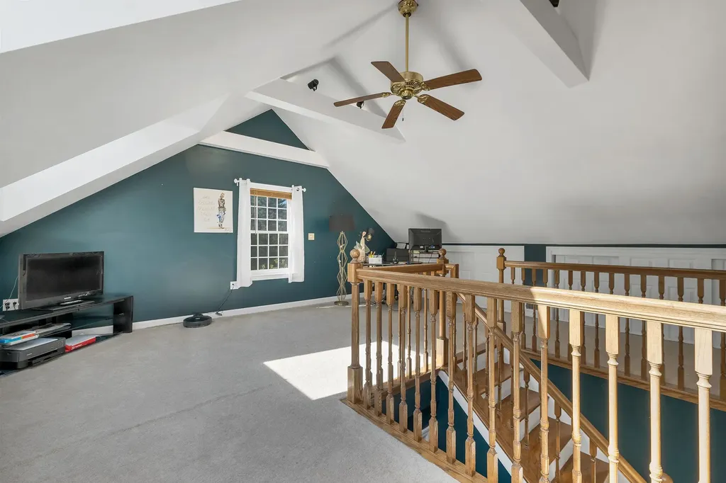 3 Seaver Brook Lane Plaistow NH 03865