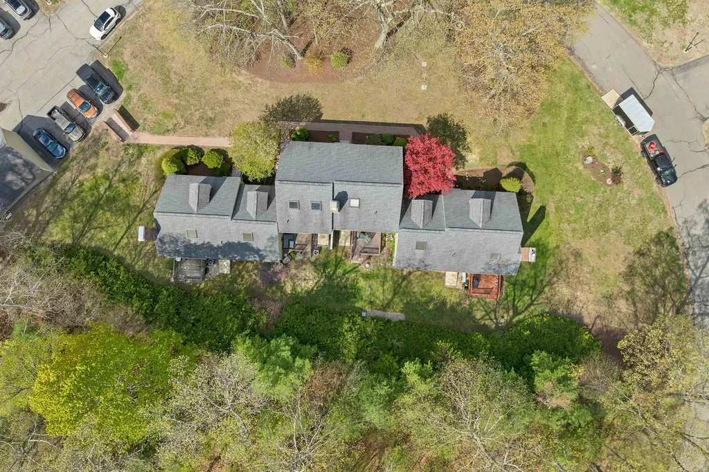 3 Seaver Brook Lane Plaistow NH 03865