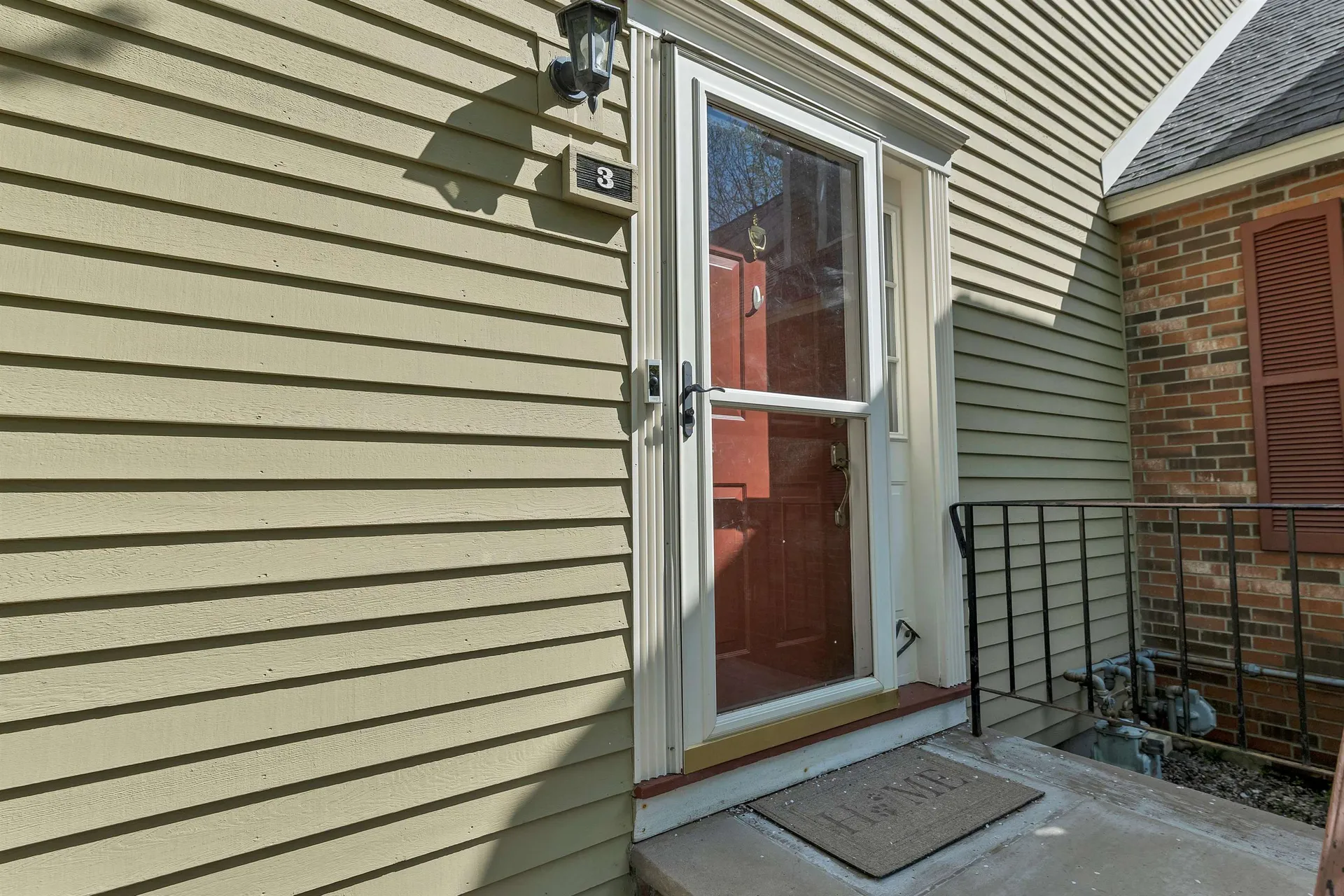 3 Seaver Brook Lane Plaistow NH 03865
