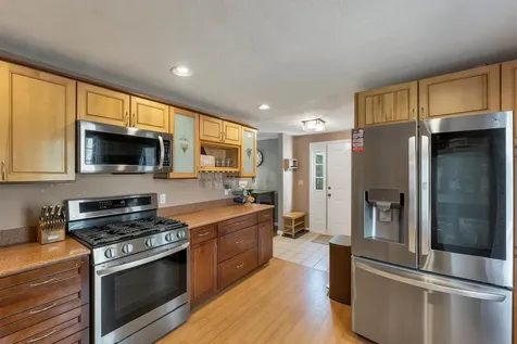 3 Seaver Brook Lane Plaistow NH 03865