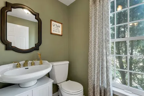 3 Seaver Brook Lane Plaistow NH 03865