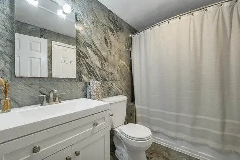 3 Seaver Brook Lane Plaistow NH 03865