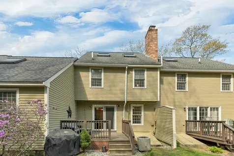 3 Seaver Brook Lane Plaistow NH 03865