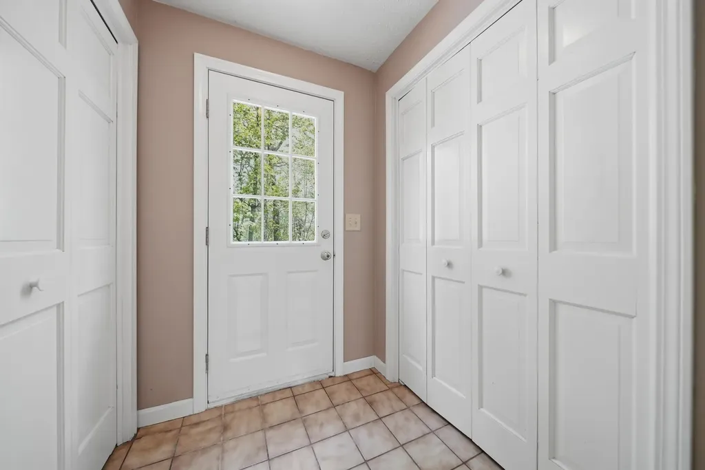 4 Royal Court Merrimack NH 03054