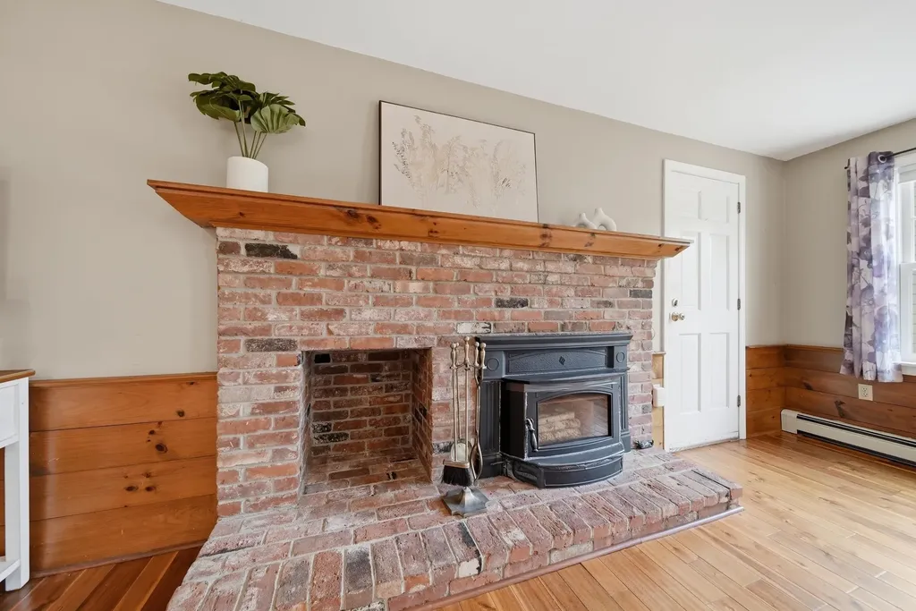 4 Royal Court Merrimack NH 03054