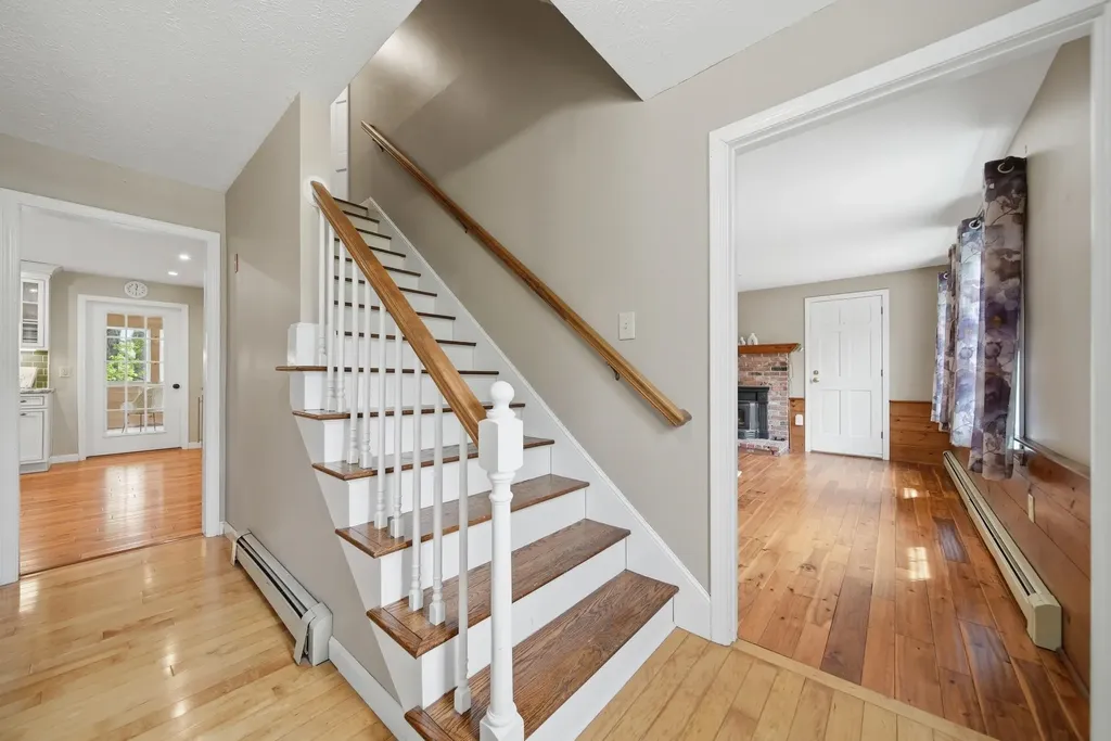 4 Royal Court Merrimack NH 03054