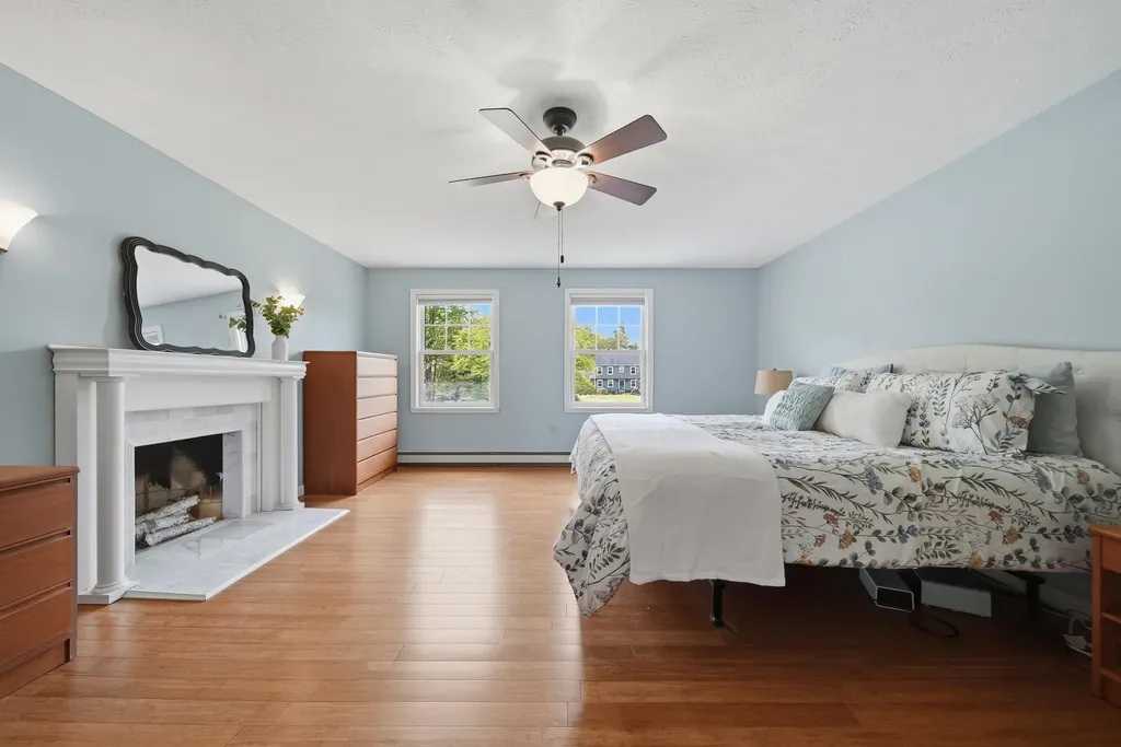 4 Royal Court Merrimack NH 03054